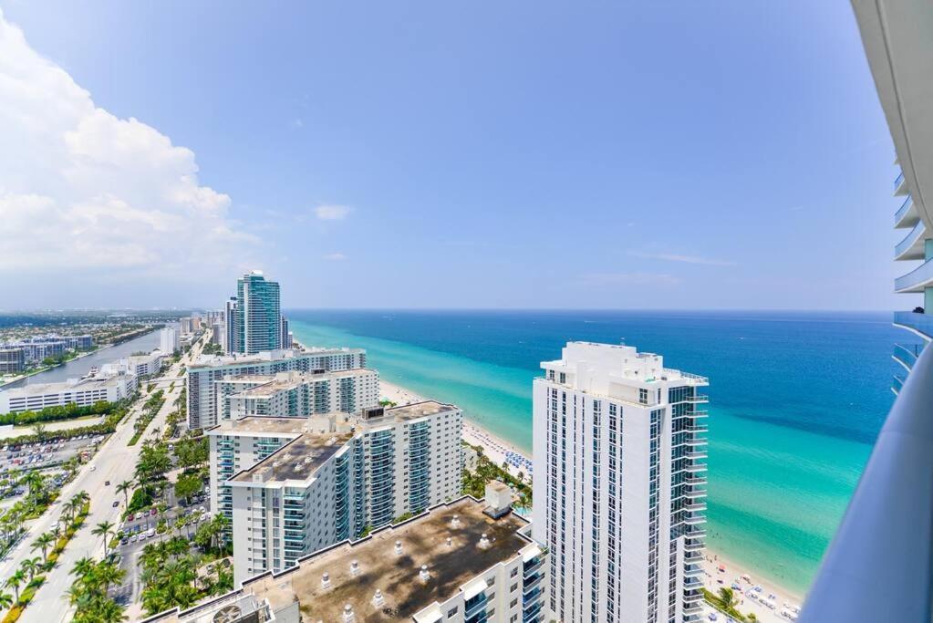 Spectacular Sunset Views Over The Ocean At هوليوود المظهر الخارجي الصورة